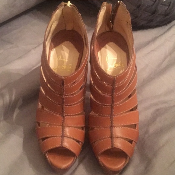 Authentic Christian Louboutin Pique Crie 140 Strappy Tan Ankle Booties size 37 - Picture 1 of 10
